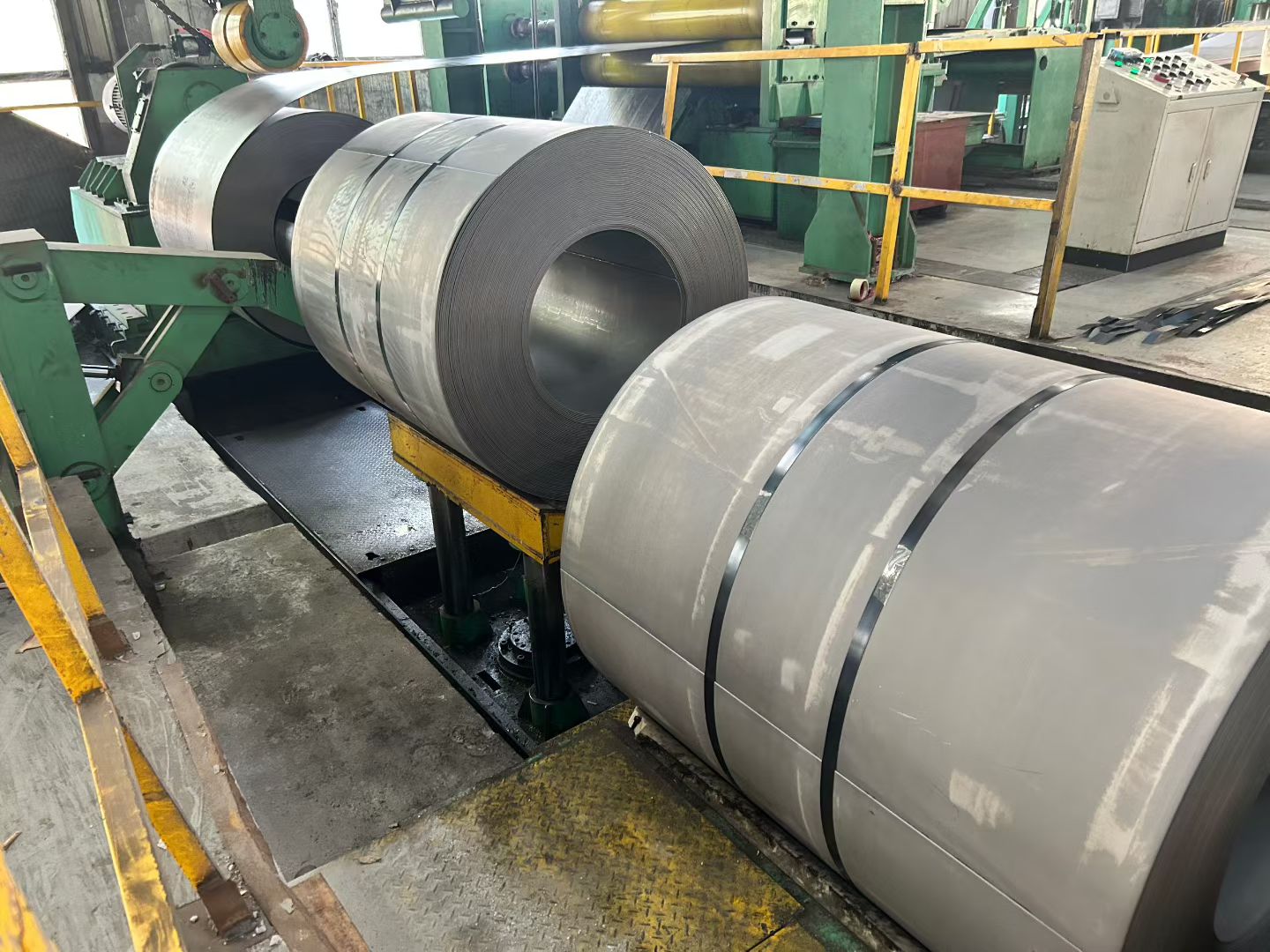 寶鋼酸洗卷加工現(xiàn)場